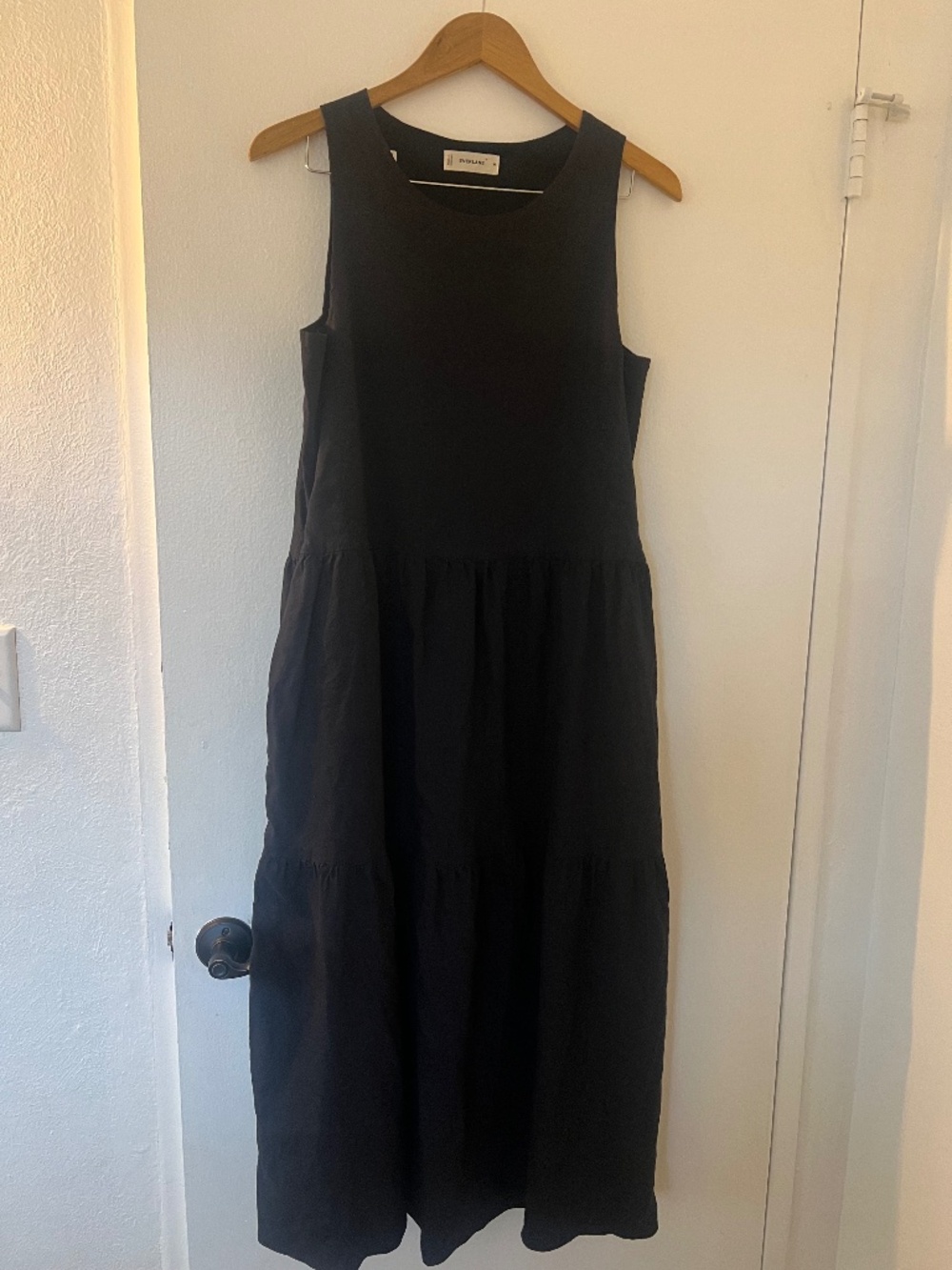 Casual Everlane Black Tiered Maxi Dress Sleeveless and Scoop Neck (M) - Picture 2 of 4